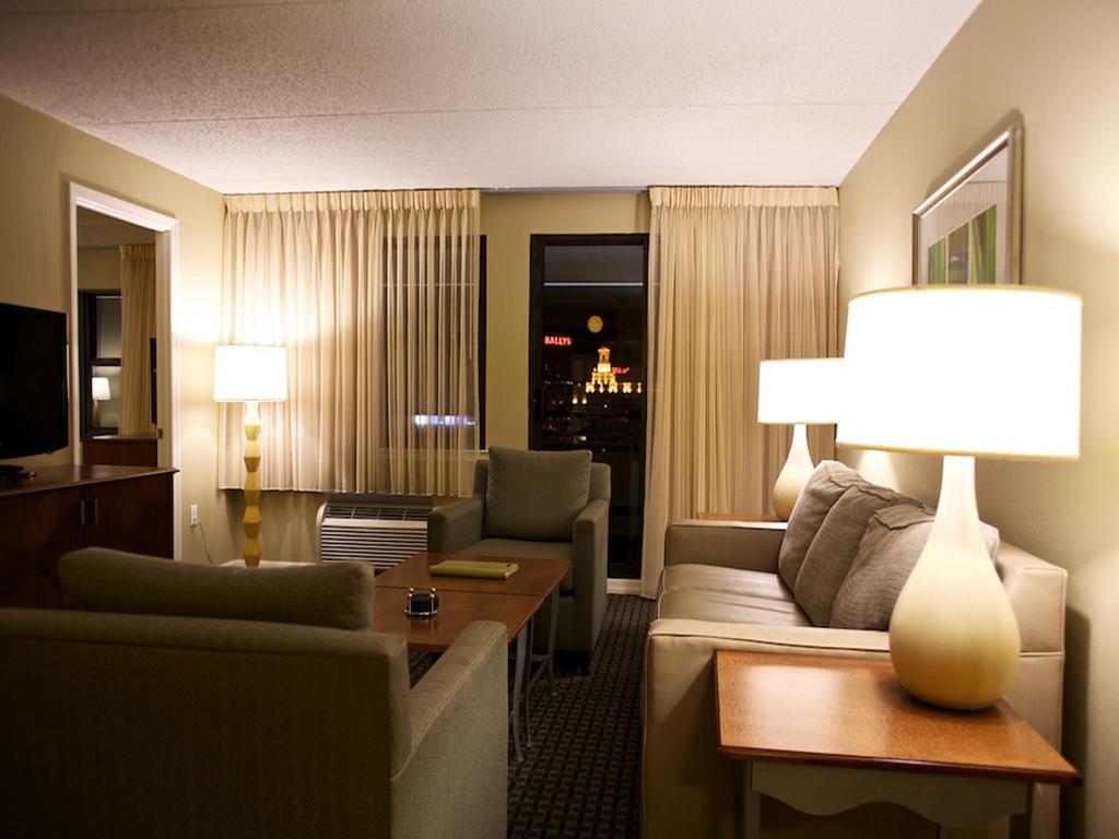 Club Wyndham Skyline Tower Hotel Atlantic City Exterior photo